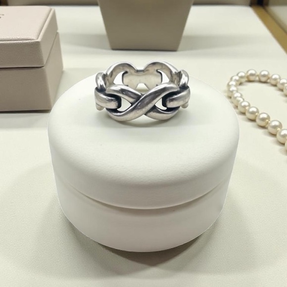 Retired James Avery 925 Sterling Silver Chunky Infinity Ring Size 5.5 ~ 5 1/2 - Picture 10 of 11